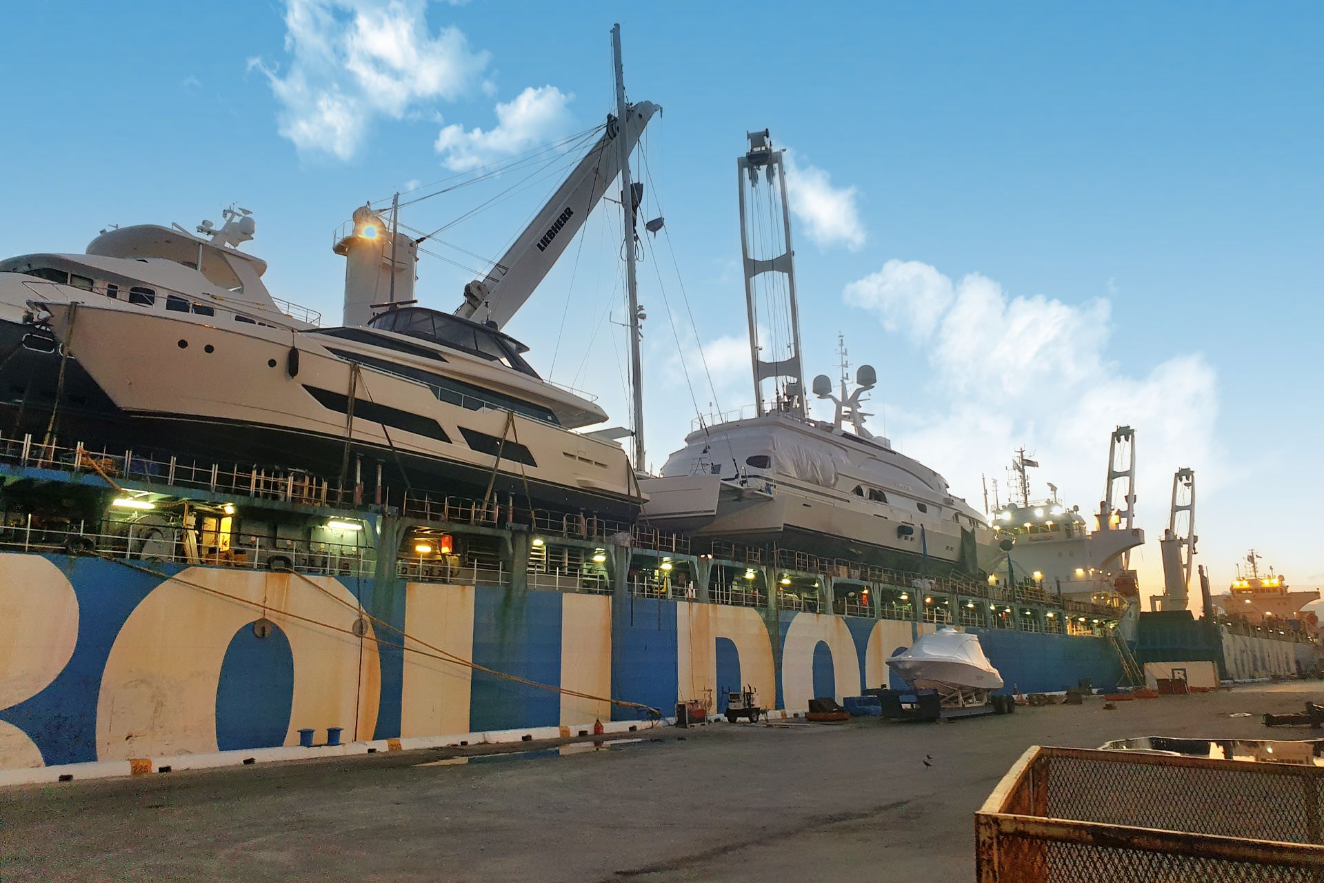 Charter Yacht Transport vs. Liner Yacht Transport Legend Yacht Transport